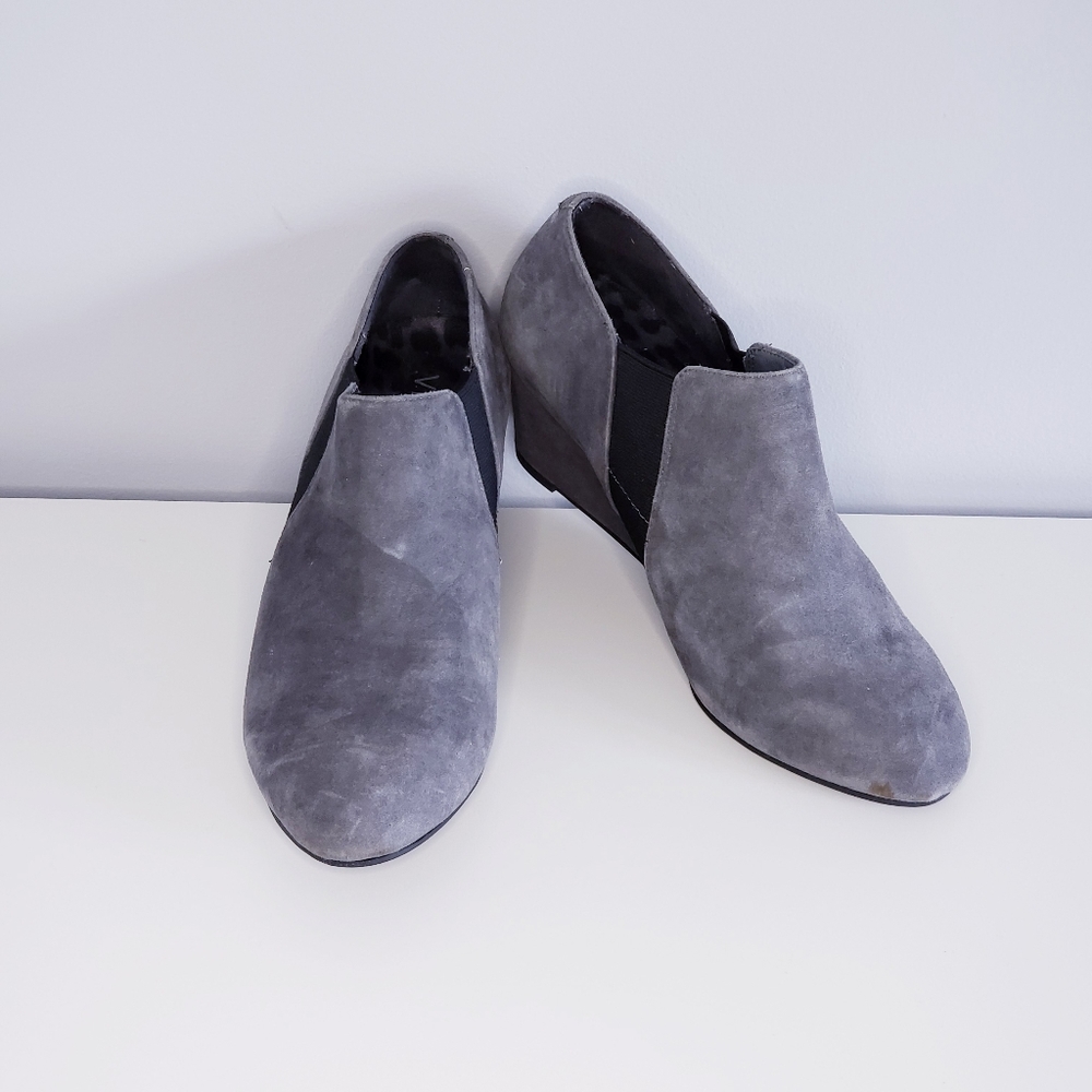 VIONIC Stanton Wedge Ankle Boots Gray Suede